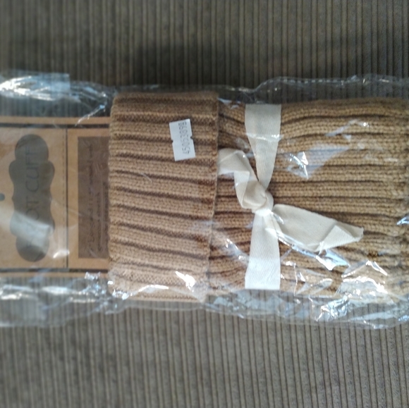 C.C Boot Cuff - Picture 4 of 5